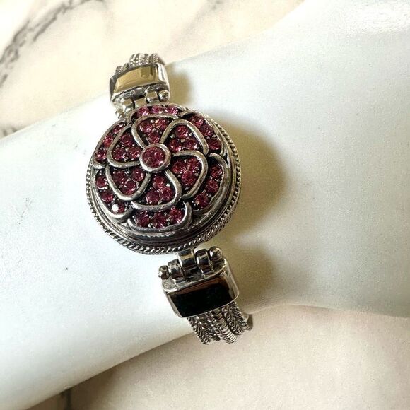 Silver tone pink rhinestone bracelet - Picture 1 of 7